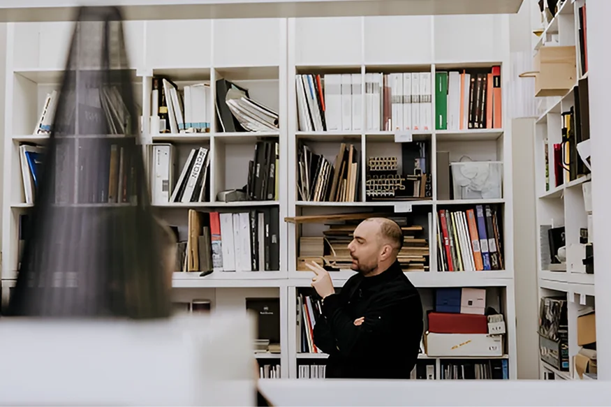 Carlo D´Alesio
— Dove nasce il tuo lavoro migliore: dalla funzione, dalla forma o dalla sensazione?