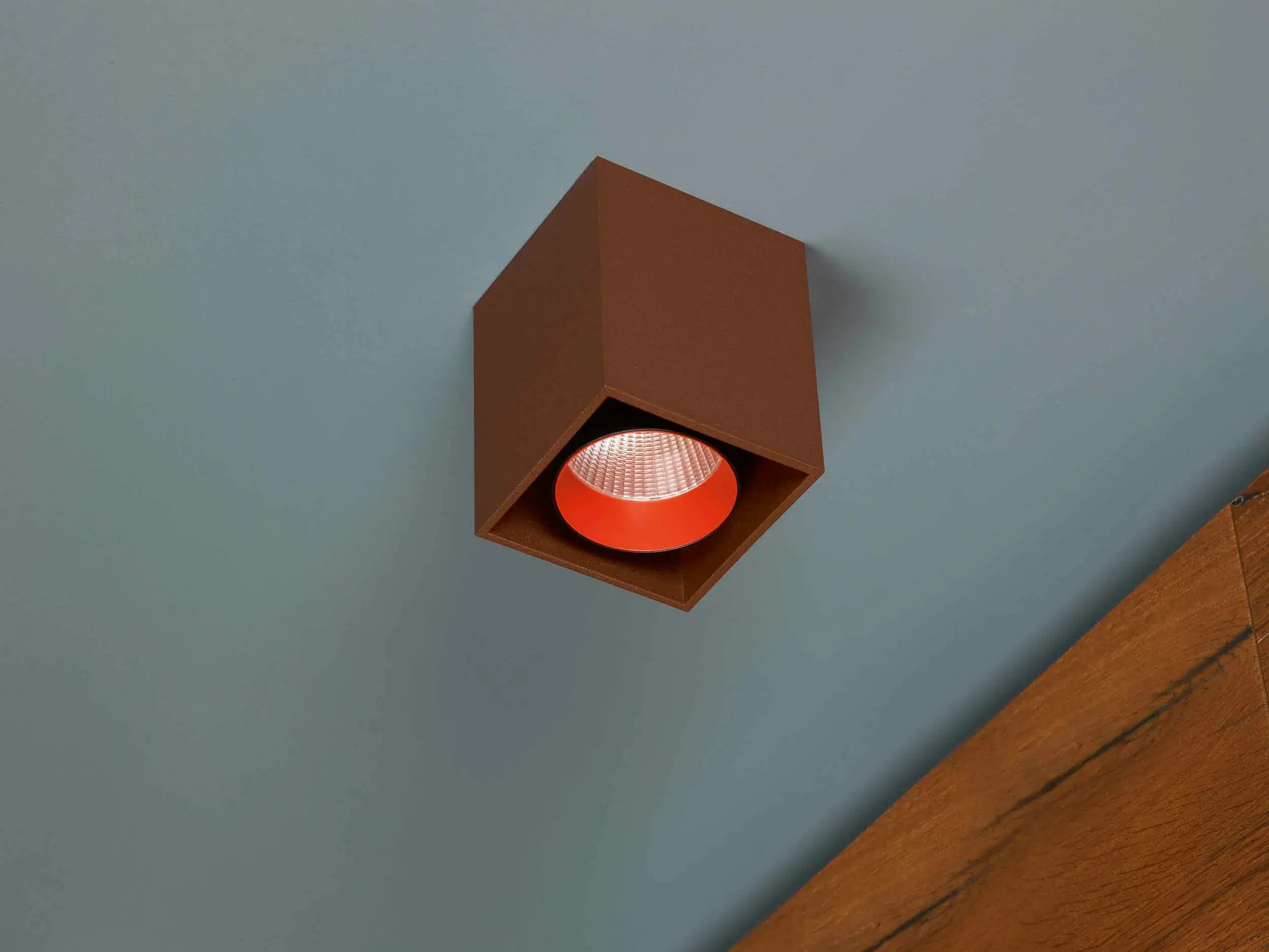 Deep-Set Light Core