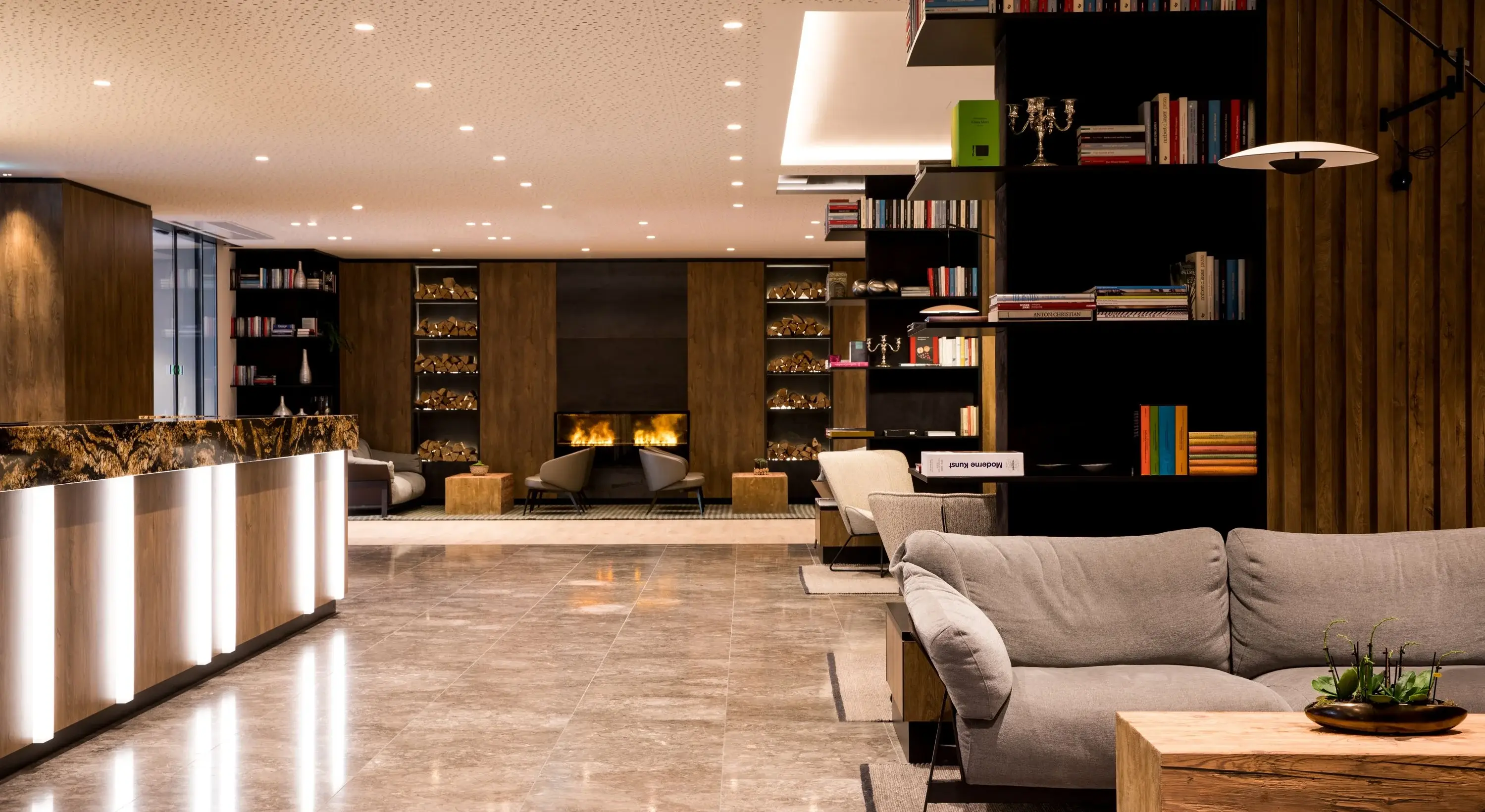 pro_achotel-marriott_04_invader_ret_hero