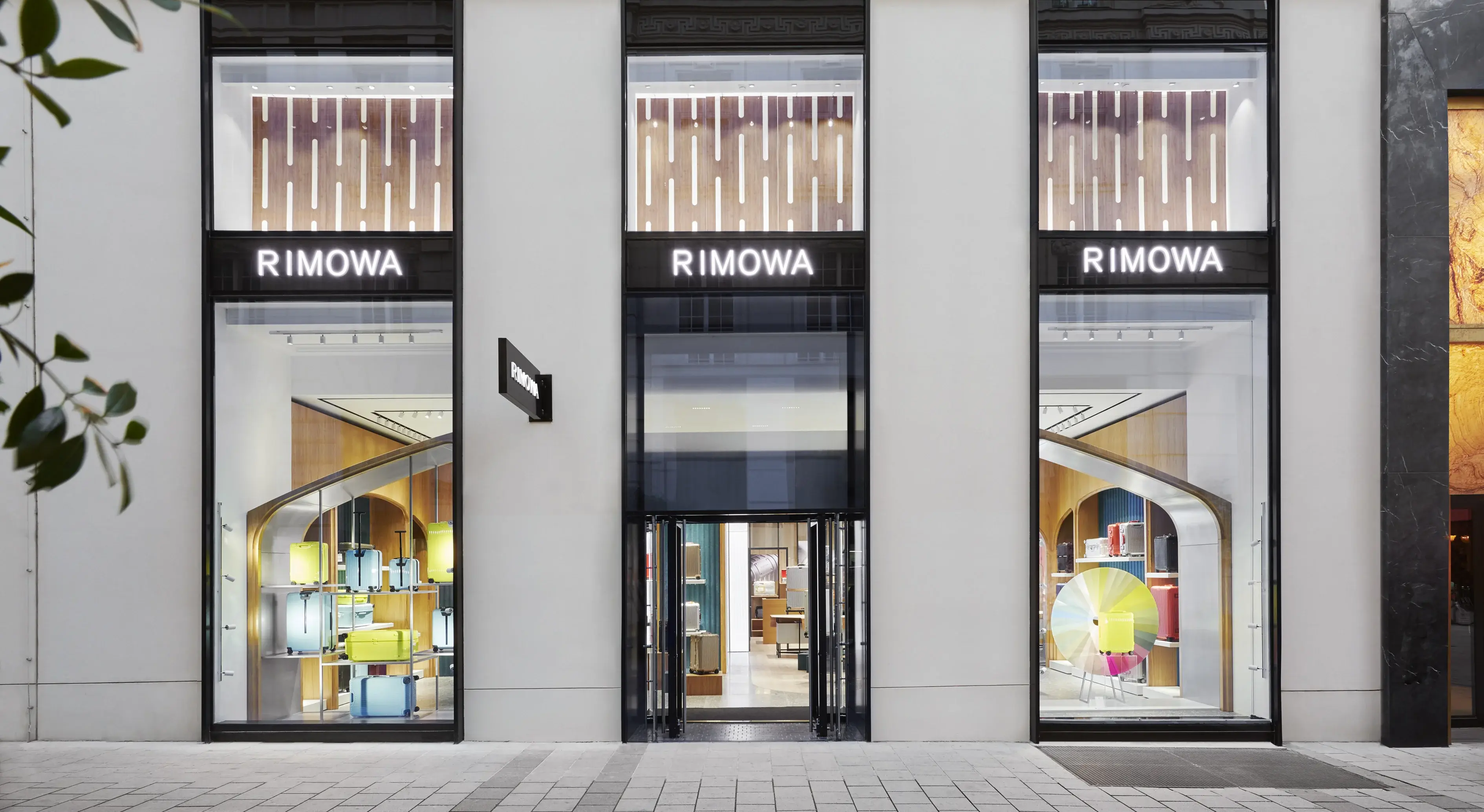rimowa_store_vienna_june2020_010b